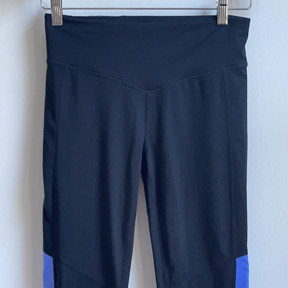 Gap fit black out technology leggings - Picture 2 of 8